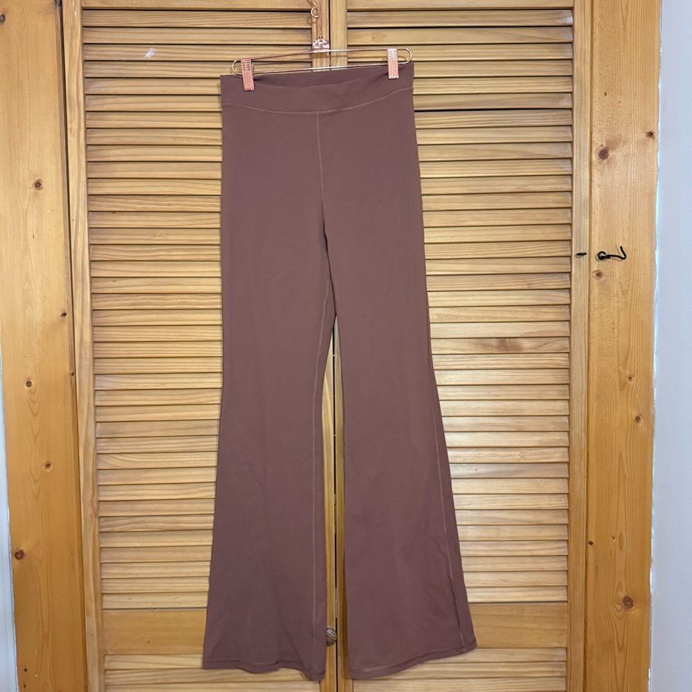Wilfred Aritzia flare Leggings size medium